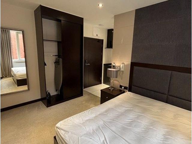 Studio for rent in West Yorkshire