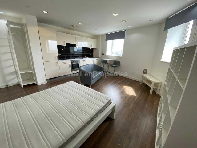 Studio for rent in Salford, Greater Manchester