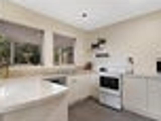 House for sale in Stanmore Bay