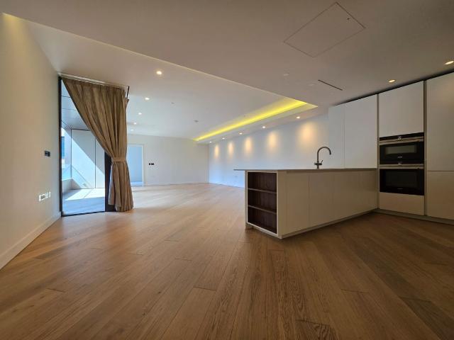 Apartment for rent in Wood Lane Estate, Greater London