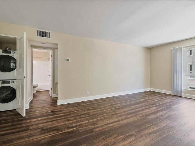 Apartment for rent in Glendale, California