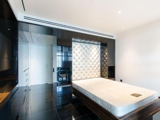 Apartment for rent in Lyons, Greater London