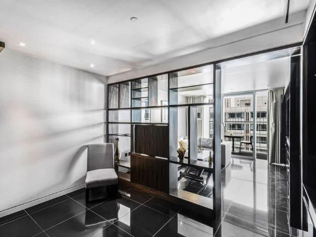 Apartment for rent in Lyons, Greater London