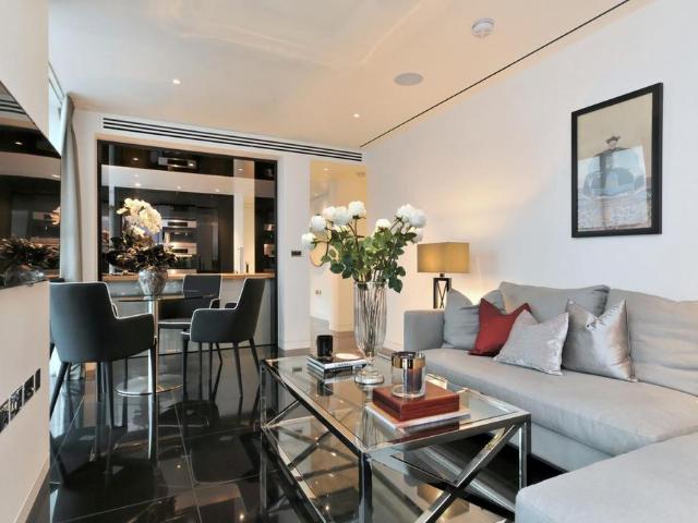 Apartment for rent in Lyons, Greater London