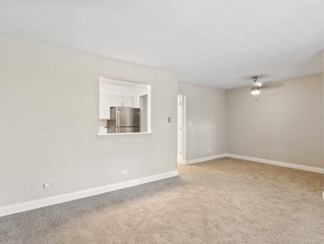 Apartment for rent in Hinsdale Apartment for rent in Hinsdale
