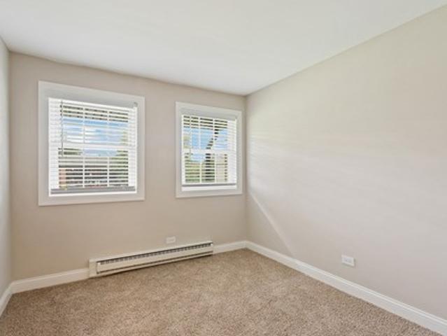 Apartment for rent in Hinsdale