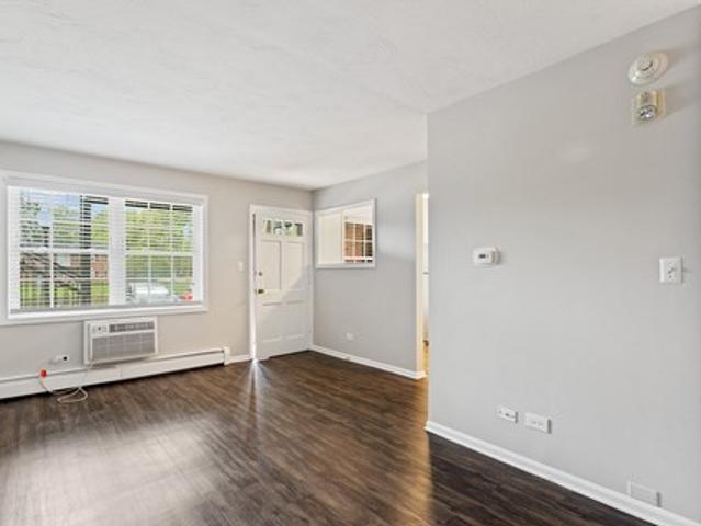 Apartment for rent in Hinsdale