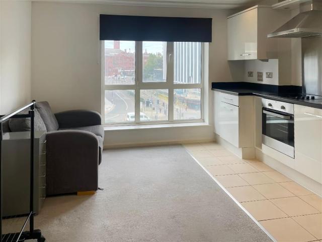 Studio for rent in Bordesley, West Midlands
