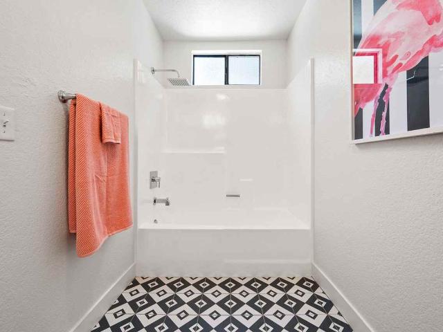 Apartment for rent in Long Beach, California