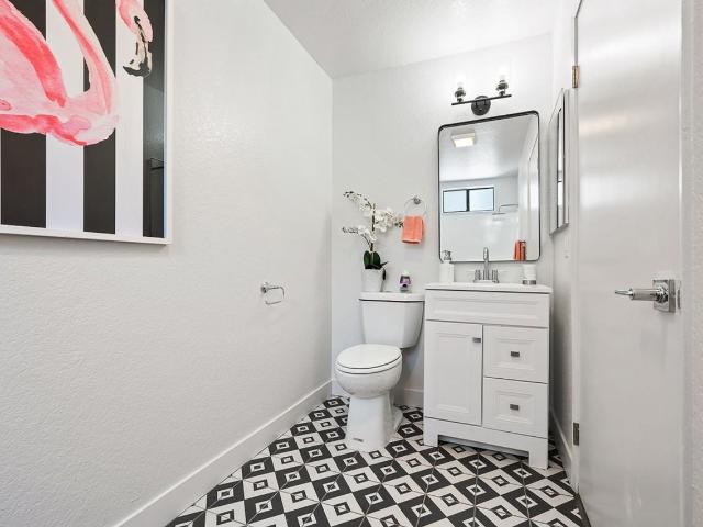 Apartment for rent in Long Beach, California