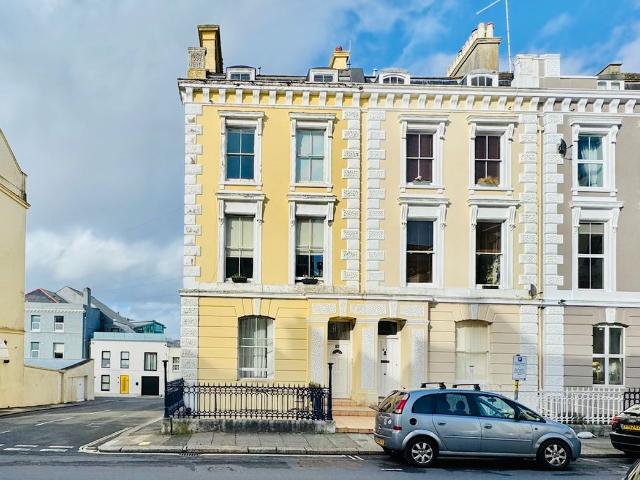 Studio for rent in West Hoe, Mount Wise