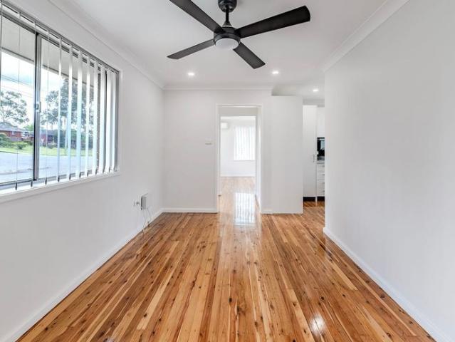 House for rent in Cambridge Park, Sydney
