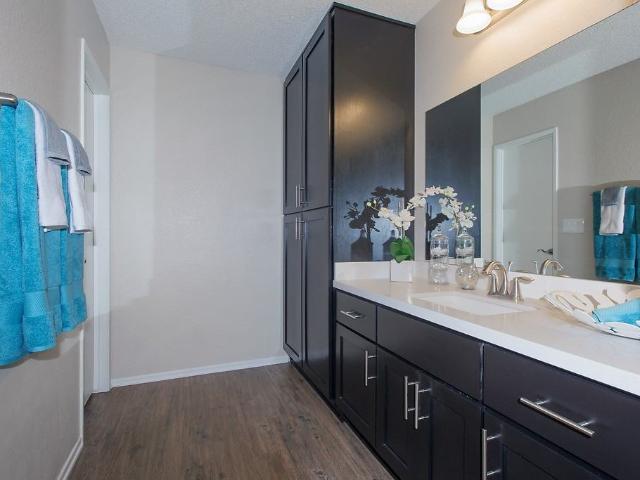Apartment for rent in Huntington Beach, California