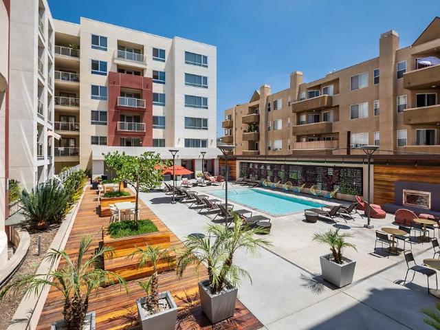 Apartment for rent in Canoga Park, California
