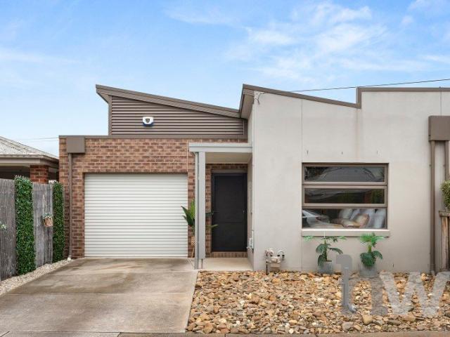 Townhouse for sale in Geelong, Victoria
