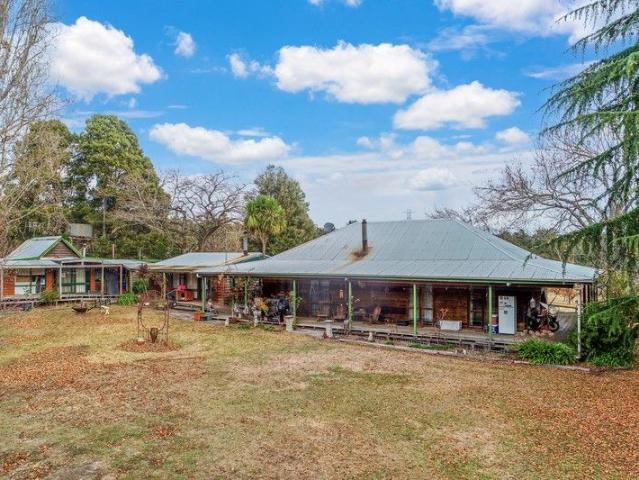 Cottage for sale in Tolmie, Victoria