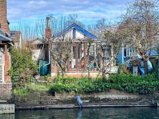 House for sale in Thames Ditton, Elmbridge