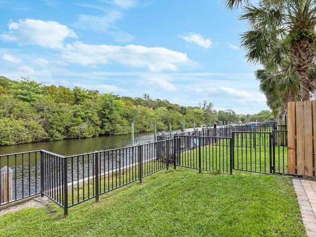 Apartment for rent in Dania, Florida