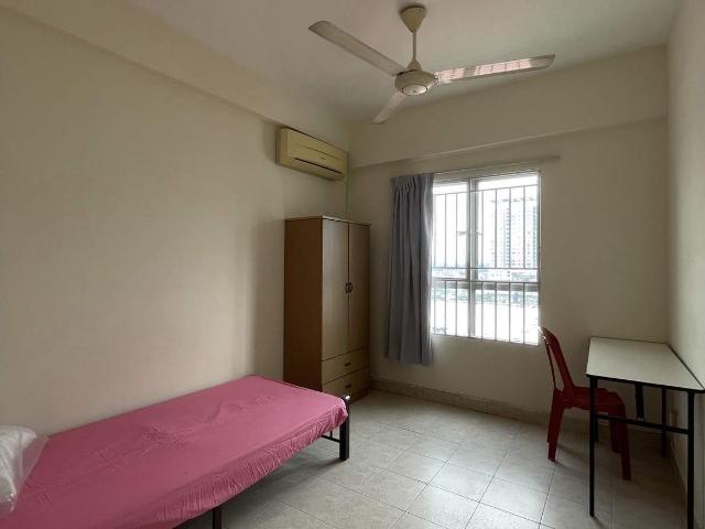 Room for rent in Petaling, Damansara Damai