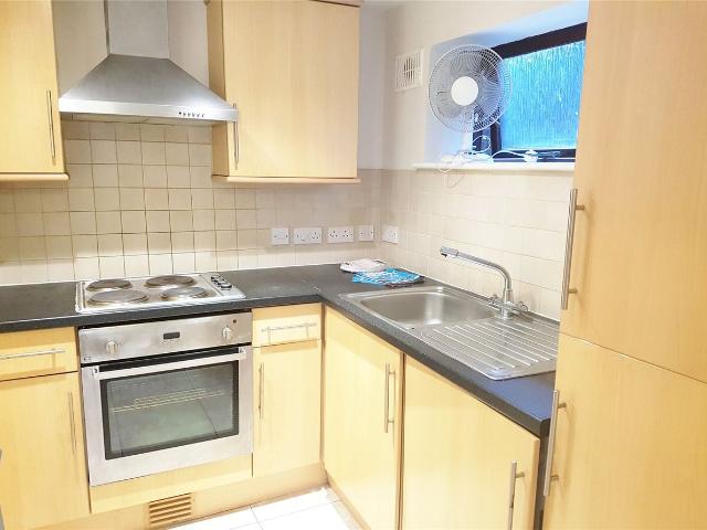 Studio for rent in Red Hill, Surrey