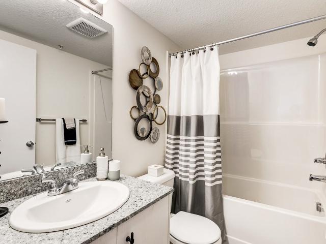 Apartment for rent in Wedgewood, Alberta