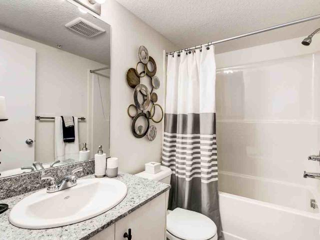 Apartment for rent in Wedgewood, Alberta