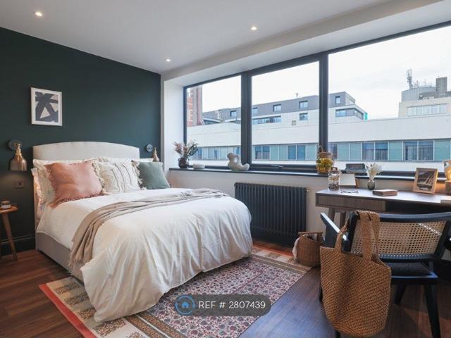 Studio for rent in Cavern Quarter, Calderstones