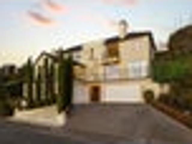 House for sale in Chaslands, Canterbury