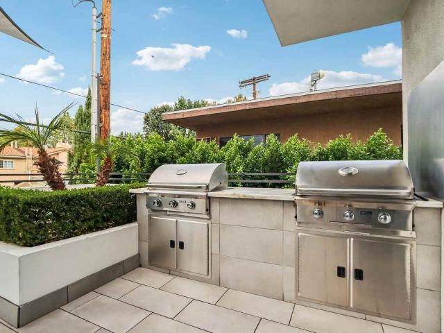 Apartment for rent in Chatsworth Neighborhood Council District, Canoga Park