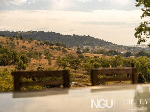 Cottage for sale in Summerholm, Queensland