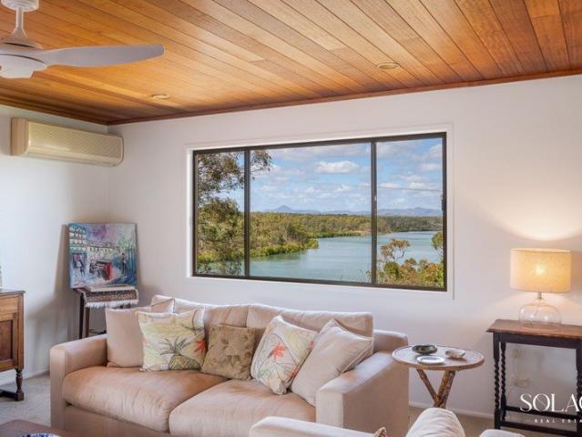 House for sale in Boyne Island