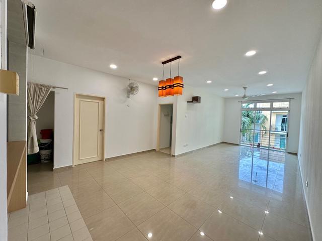 Condominium for sale in Malaka