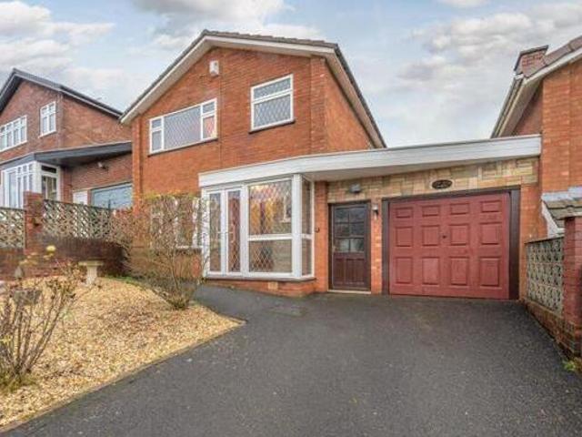 House for sale in Kingswinford, West Midlands