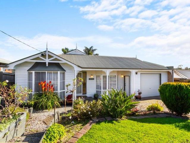 House for sale in Lakes Entrance, Victoria