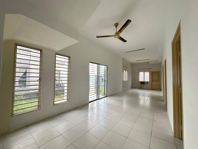 Townhouse for sale in Puchong, Majlis Bandaraya Subang Jaya