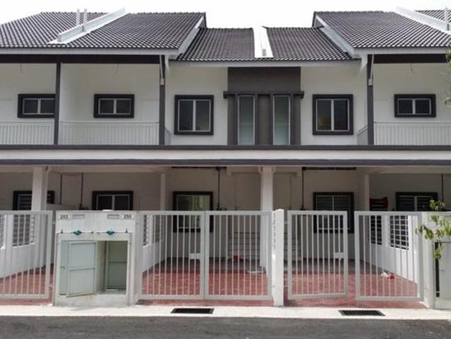 Townhouse for sale in Petaling, Subang Jaya