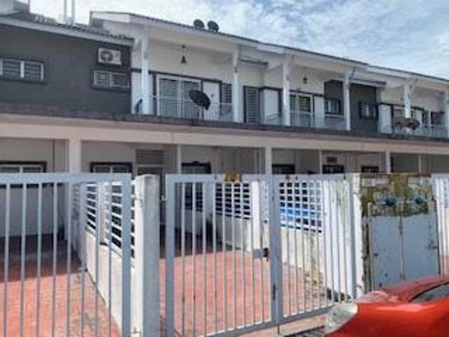 Townhouse for sale in Petaling, Subang Jaya