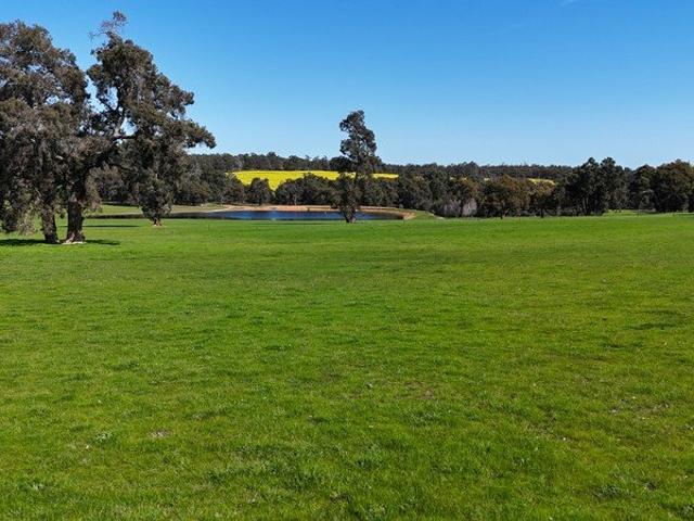 Cottage for sale in Wundowie, Western Australia