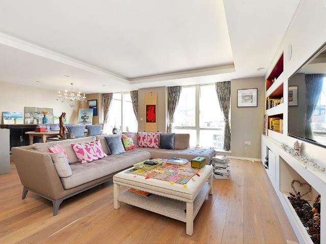 Apartment for rent in Walham Green, Greater London