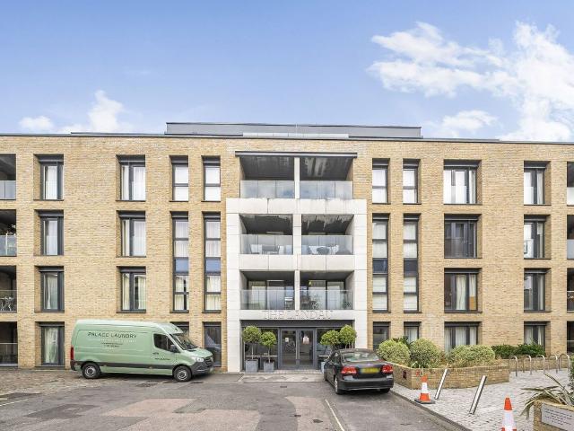Apartment for rent in West Kensington, Greater London