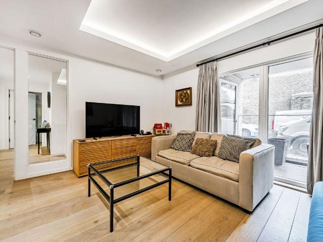 Apartment for rent in Walham Green, Greater London