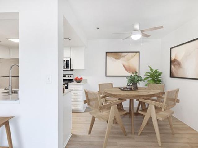 Apartment for rent in Ontario, Creekside Community