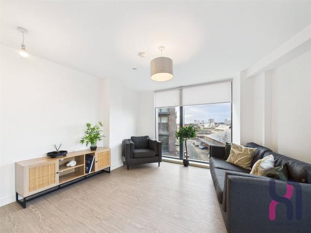 Apartment for rent in The Haw Wood, Hallen
