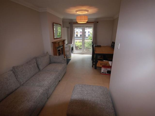 Apartment to rent in Bluebell, North Tipperary