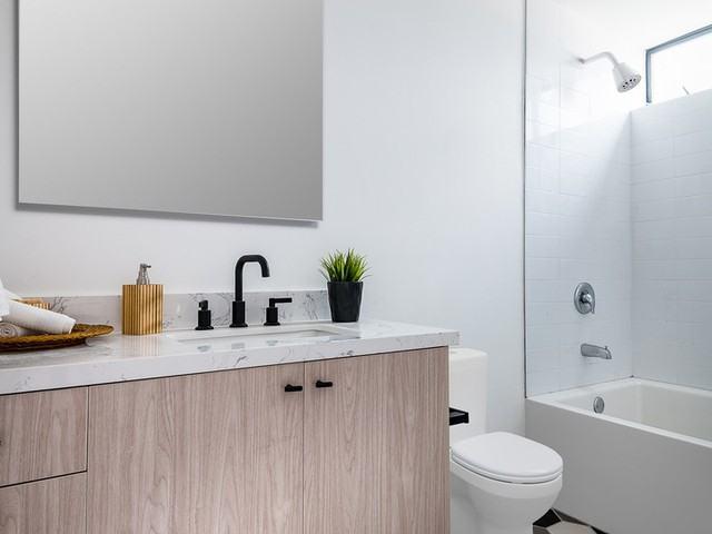 Apartment for rent in Canoga Park, California