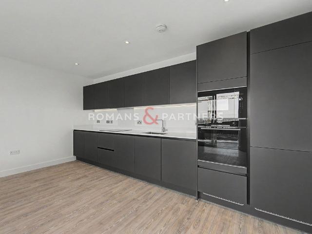 Apartment for rent in Scrattons Farm, Greater London