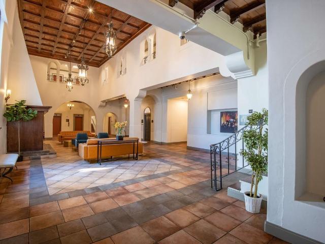 Apartment for rent in Canoga Park, California
