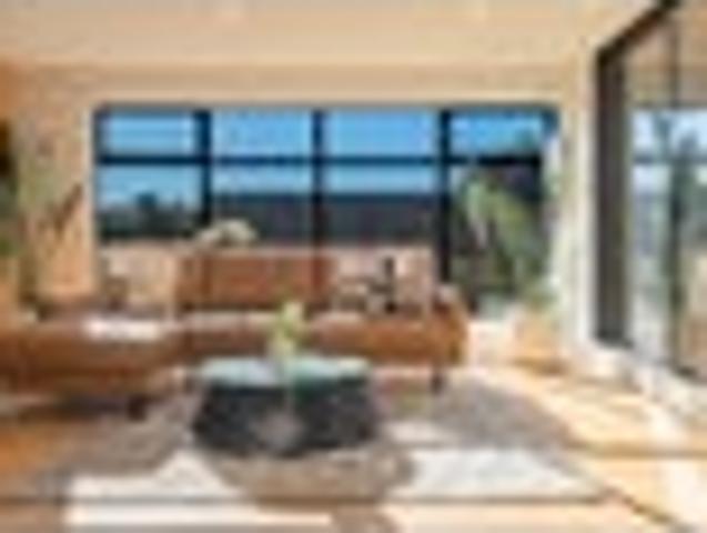 Townhouse for sale in Whangaparaoa