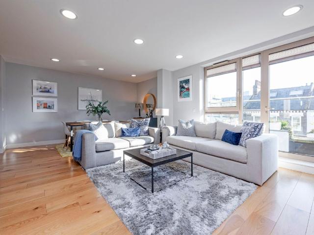 Apartment for rent in Clapham Junction, Greater London