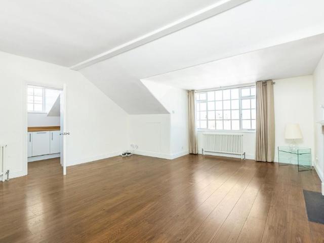 Apartment for rent in The Boltons, Greater London